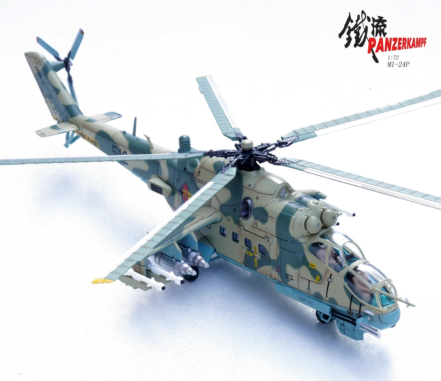 Mil Mi-24P Hind 5th Helicopter Sqn. 512 East Germany Panzerkampf 1/72 14005PG