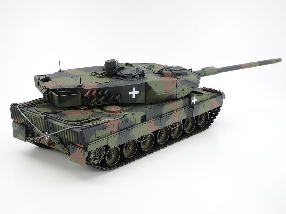 Leopard 2 A6 Tank "Ukraine" TAMIYA 1/35 plastic kit 25207