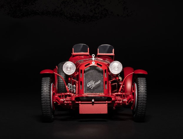 Alfa Romeo 8C 2300 Roadster ITALERI 1/12 plastic kit 4708