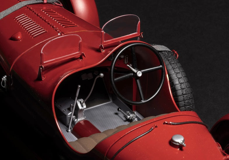 Alfa Romeo 8C 2300 Roadster ITALERI 1/12 plastic kit 4708