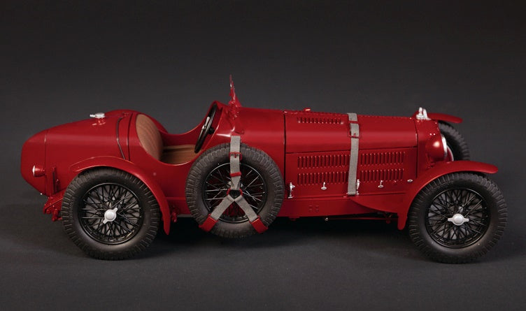 Alfa Romeo 8C 2300 Roadster ITALERI 1/12 plastic kit 4708