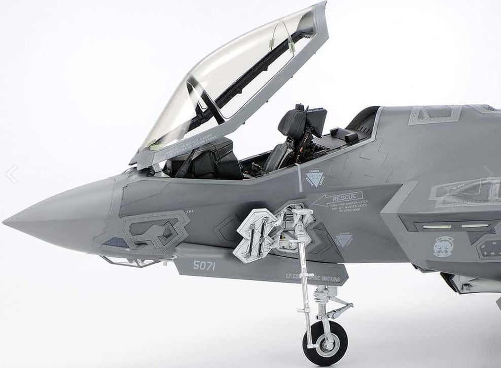 Lockheed Martin F-35A Lightning II TAMIYA 1/48 plastic kit 61124