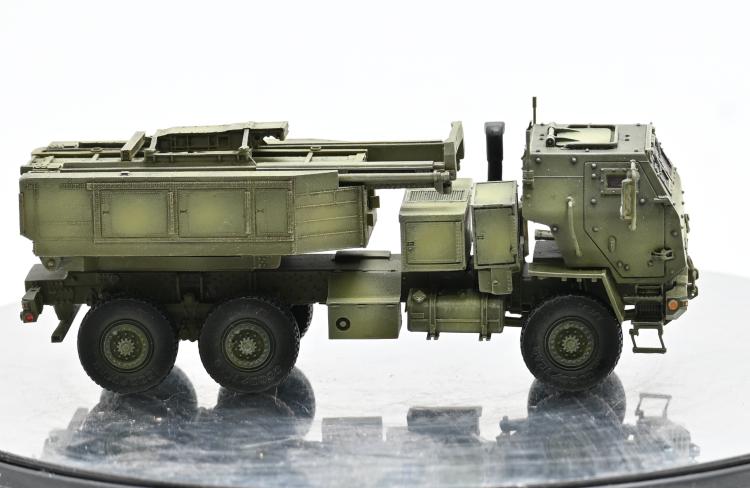 M142 HIMARS Rocket Launcher 5M HOBBY 1/72 72130A