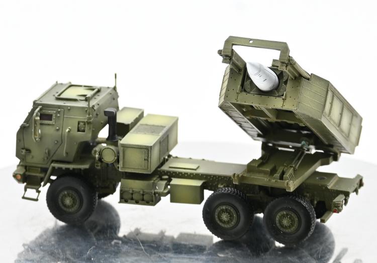 M142 HIMARS Rocket Launcher 5M HOBBY 1/72 72130A