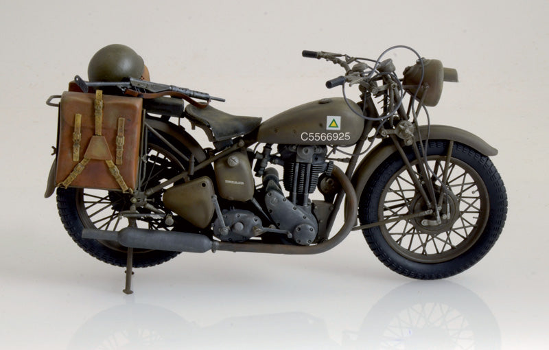 TRIUMPH 3HW ITALERI 1:9 plastic kit 7402