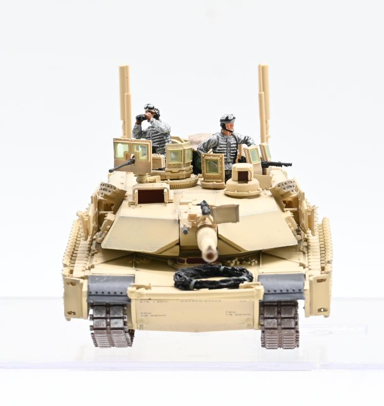 U.S. M1A2 TUSK II with figures 3R MODEL 1/72 75032A