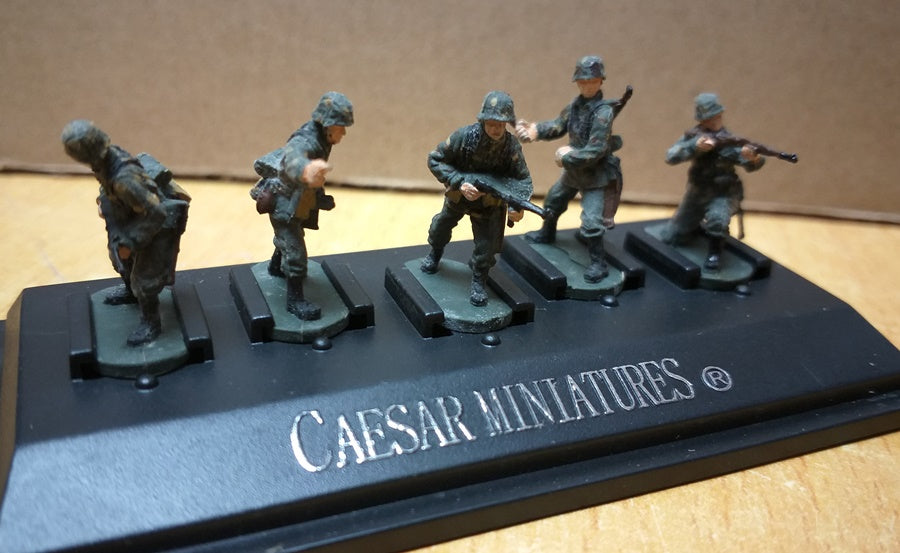 WWII German Soldier Set (5 figures) CAESAR MINIATURES 1:72 painted figures P803