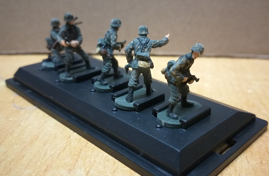 WWII German Soldier Set (5 figures) CAESAR MINIATURES 1:72 painted figures P803