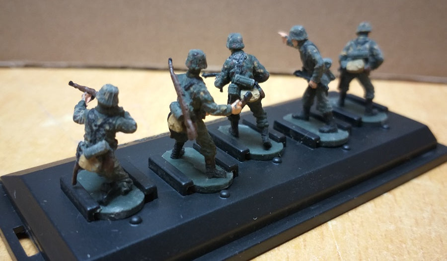 WWII German Soldier Set (5 figures) CAESAR MINIATURES 1:72 painted figures P803