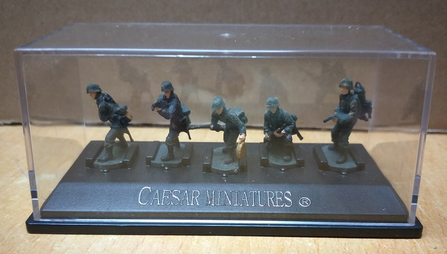 WWII German Soldier Set (5 figures) CAESAR MINIATURES 1:72 painted figures P807