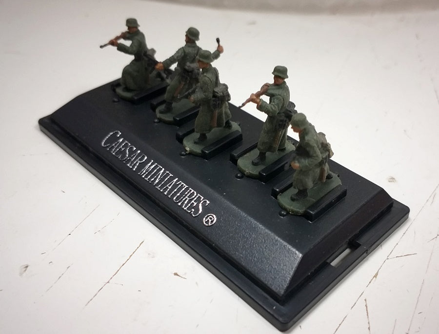 Modern Soldier Set (5 figures) CAESAR MINIATURES 1:72 painted figures P808