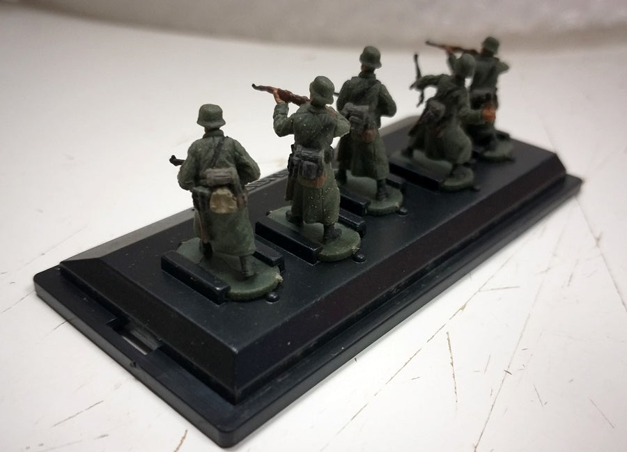 Modern Soldier Set (5 figures) CAESAR MINIATURES 1:72 painted figures P808