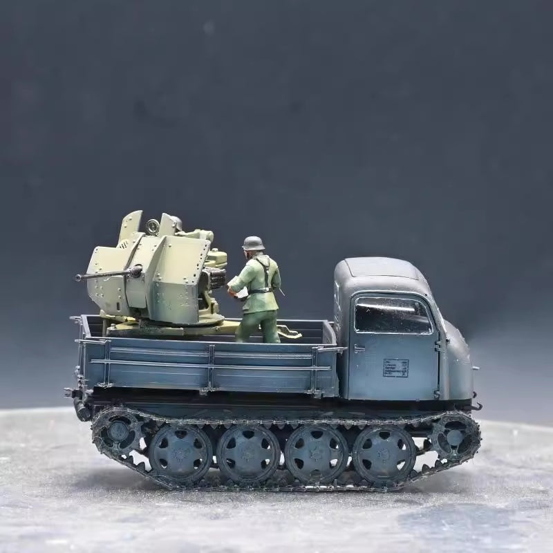 German RSO + FLAK38 20mm (grey, desert combo) w/ 2 figures 3R Model 1/72