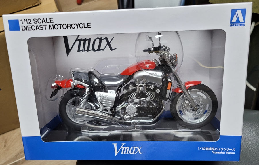 YAMAHA Vmax (red) Motorcycle AOSHIMA 1/12 109618