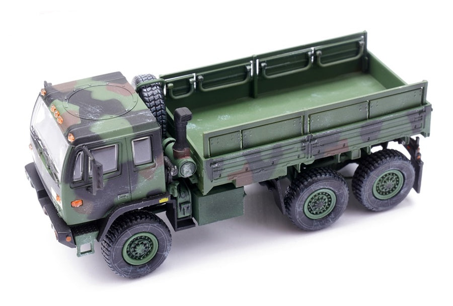 US M1083 Medium Tactical Vehicle – NATO Camouflage PANZERKAMPF 1:72 12218PA