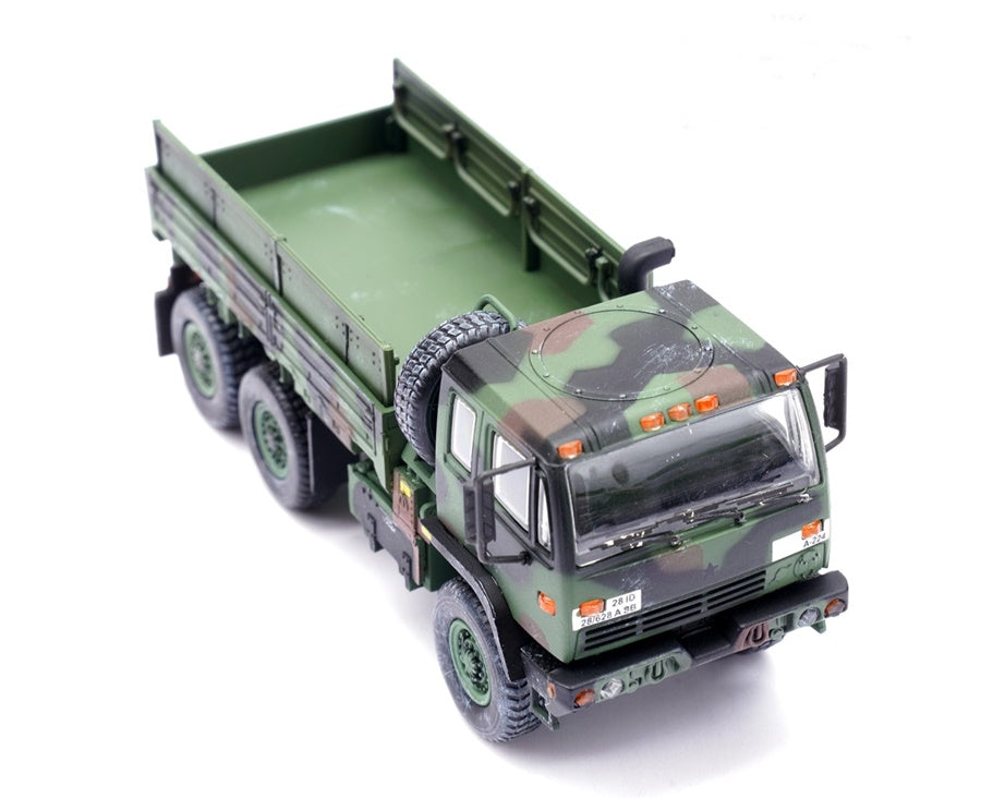 US M1083 Medium Tactical Vehicle – NATO Camouflage PANZERKAMPF 1:72 12218PA