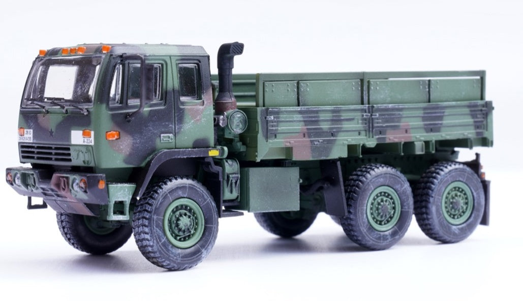 US M1083 Medium Tactical Vehicle – NATO Camouflage PANZERKAMPF 1:72 12218PA