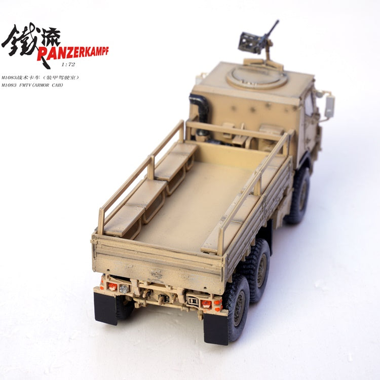 US M1083 Medium Tactical Vehicle with Gun (desert) PANZERKAMPF 1:72 12219PA
