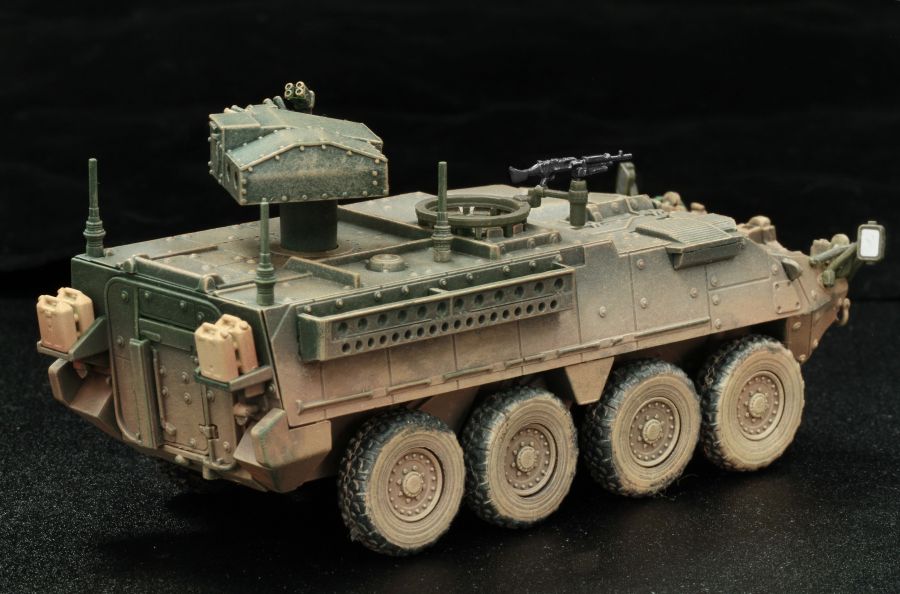 US M1134 Stryker ATGM DRAGON ARMOR 1/72 63118