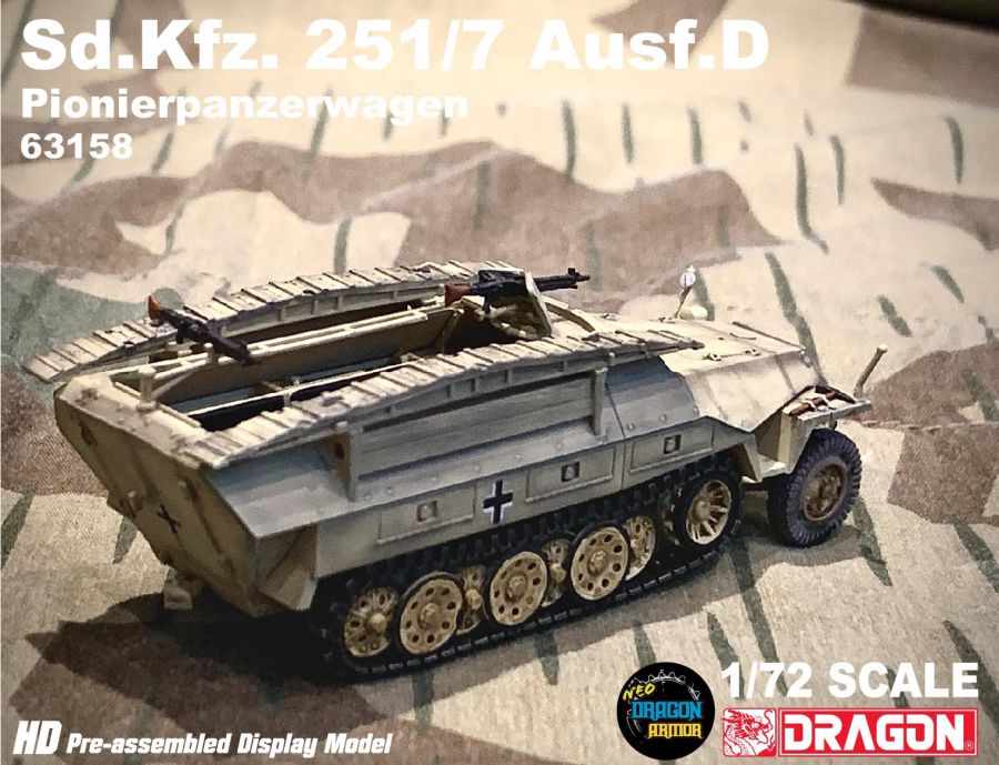 Sd.Kfz. 251/7 Ausf.D Pionierpanzerwagen DRAGON ARMOR 1:72 63158