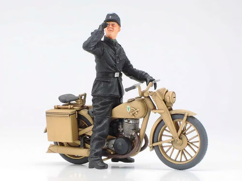 German King Tiger Ardennes Front Tamiya 1/35 plastic kit 35252