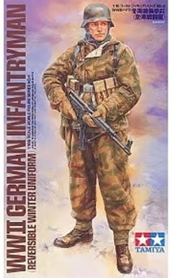 WWII German Infantryman Reversible Winter Uniform Tamiya 1:16 plastic kit 36304