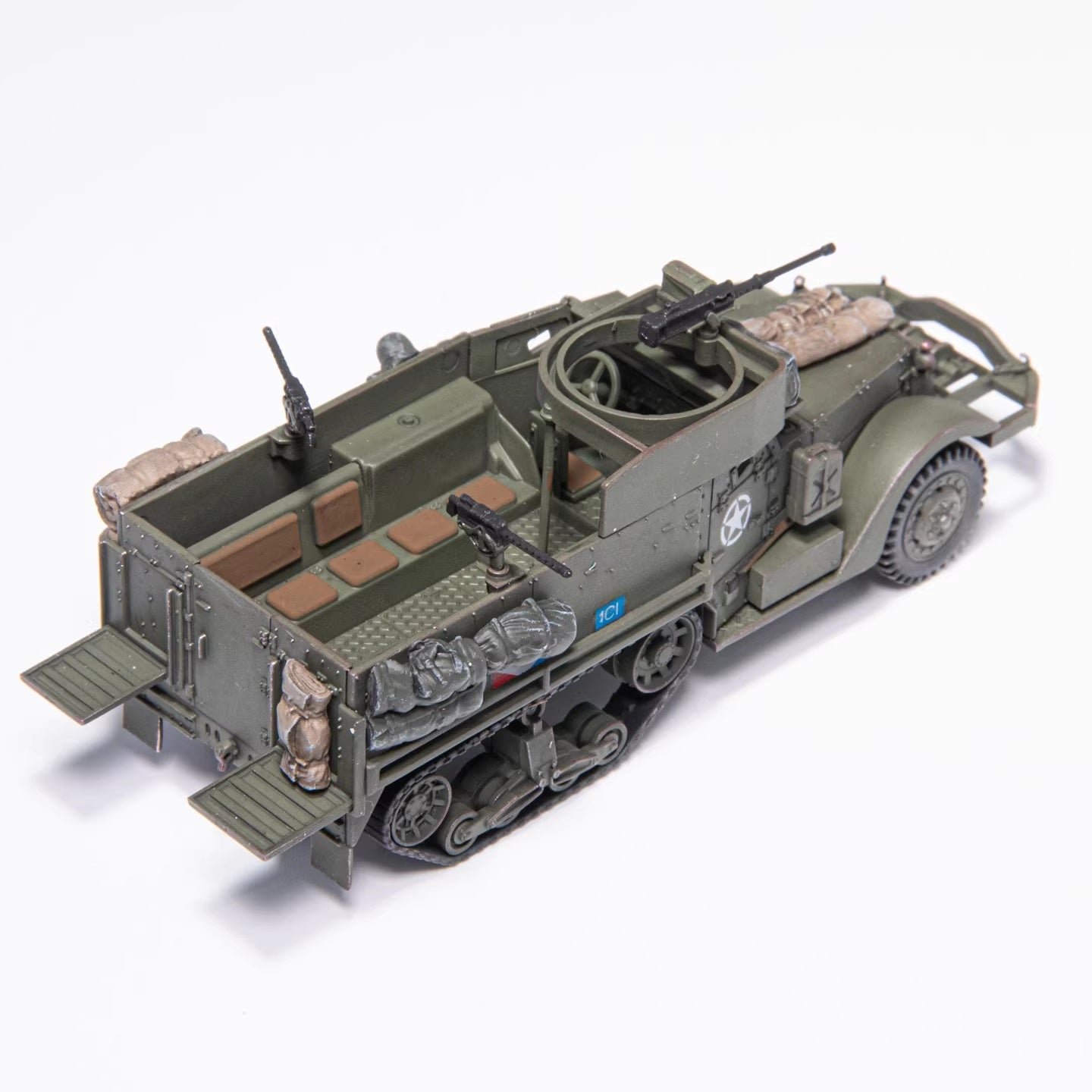 U.S. M3A1 Half-track (France) ARTISAN 1/72 finished model