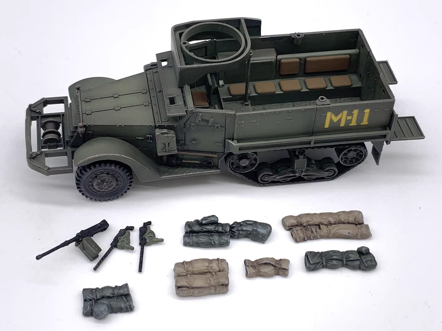 U.S. M3A1 Half-track (M-11) ARTISAN 1/72 finished model