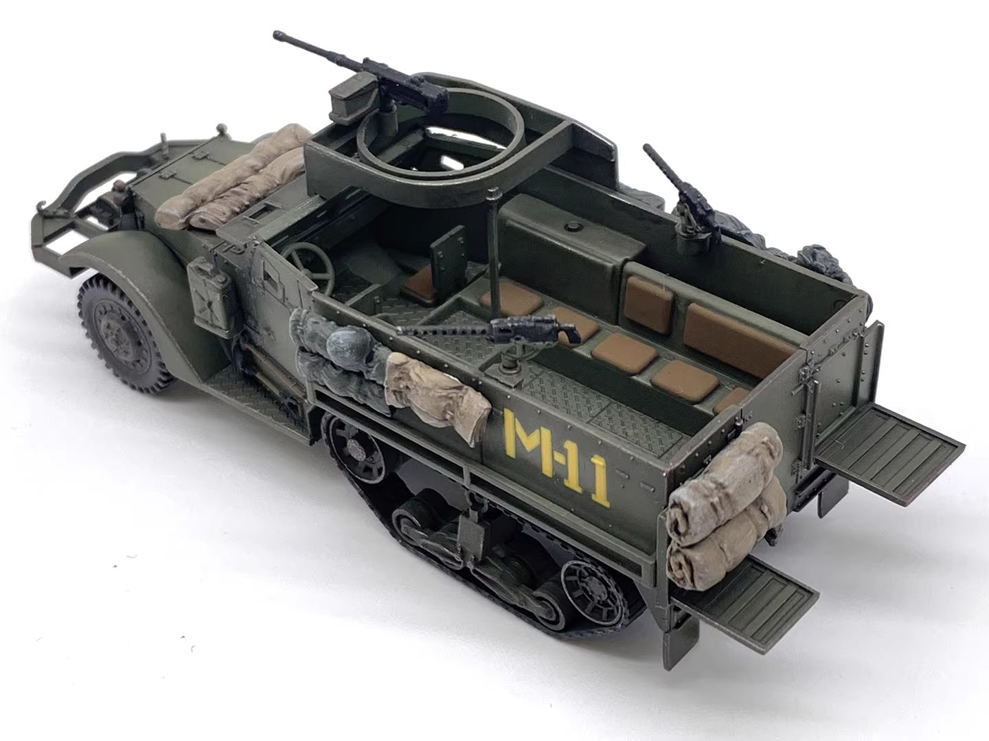 U.S. M3A1 Half-track (M-11) ARTISAN 1/72 finished model