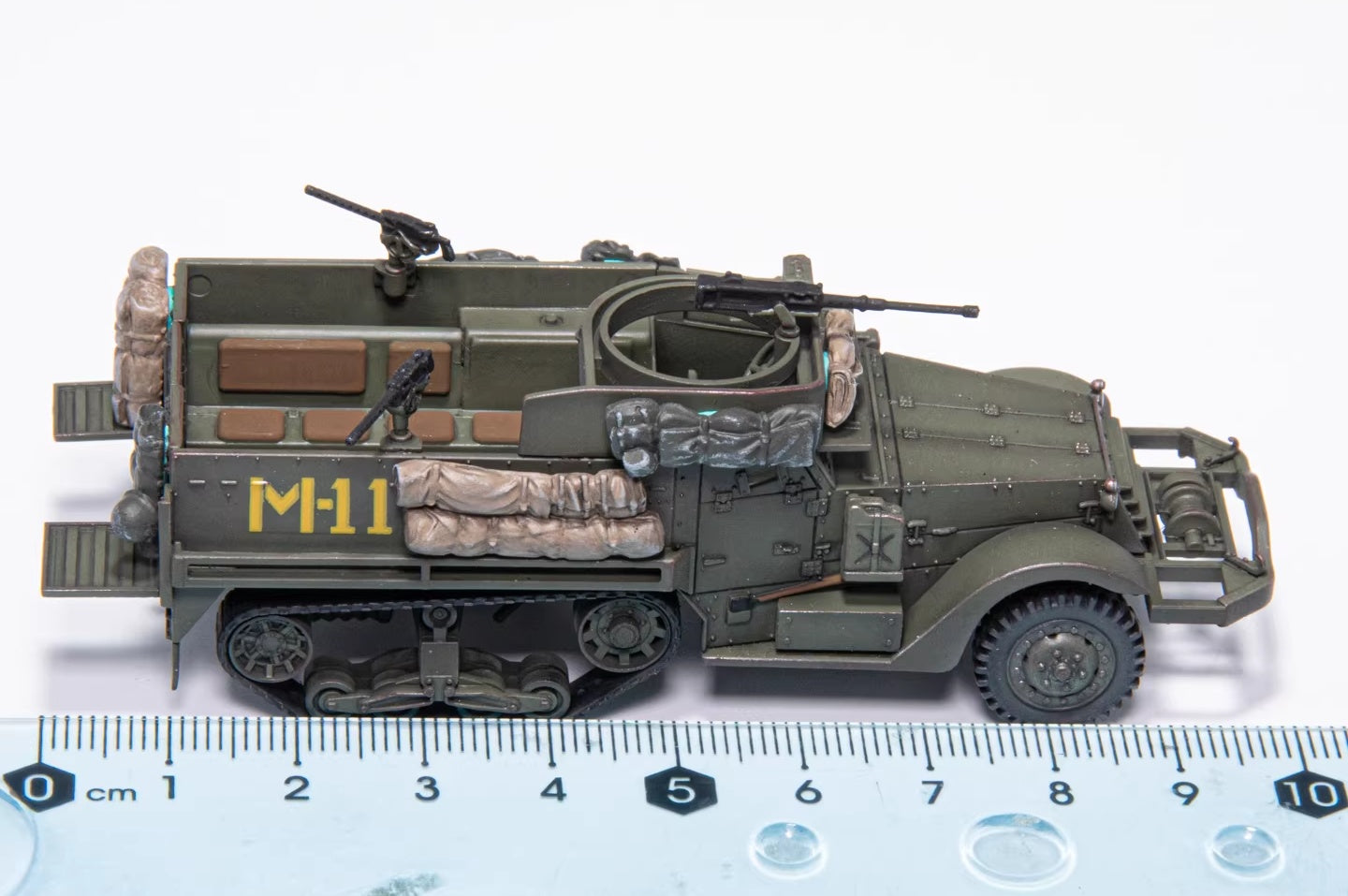 U.S. M3A1 Half-track (M-11) ARTISAN 1/72 finished model