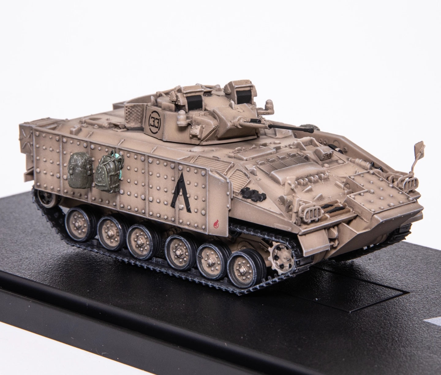 FV510 Warrior British Army IFV ARTISAN 1/72 finished model