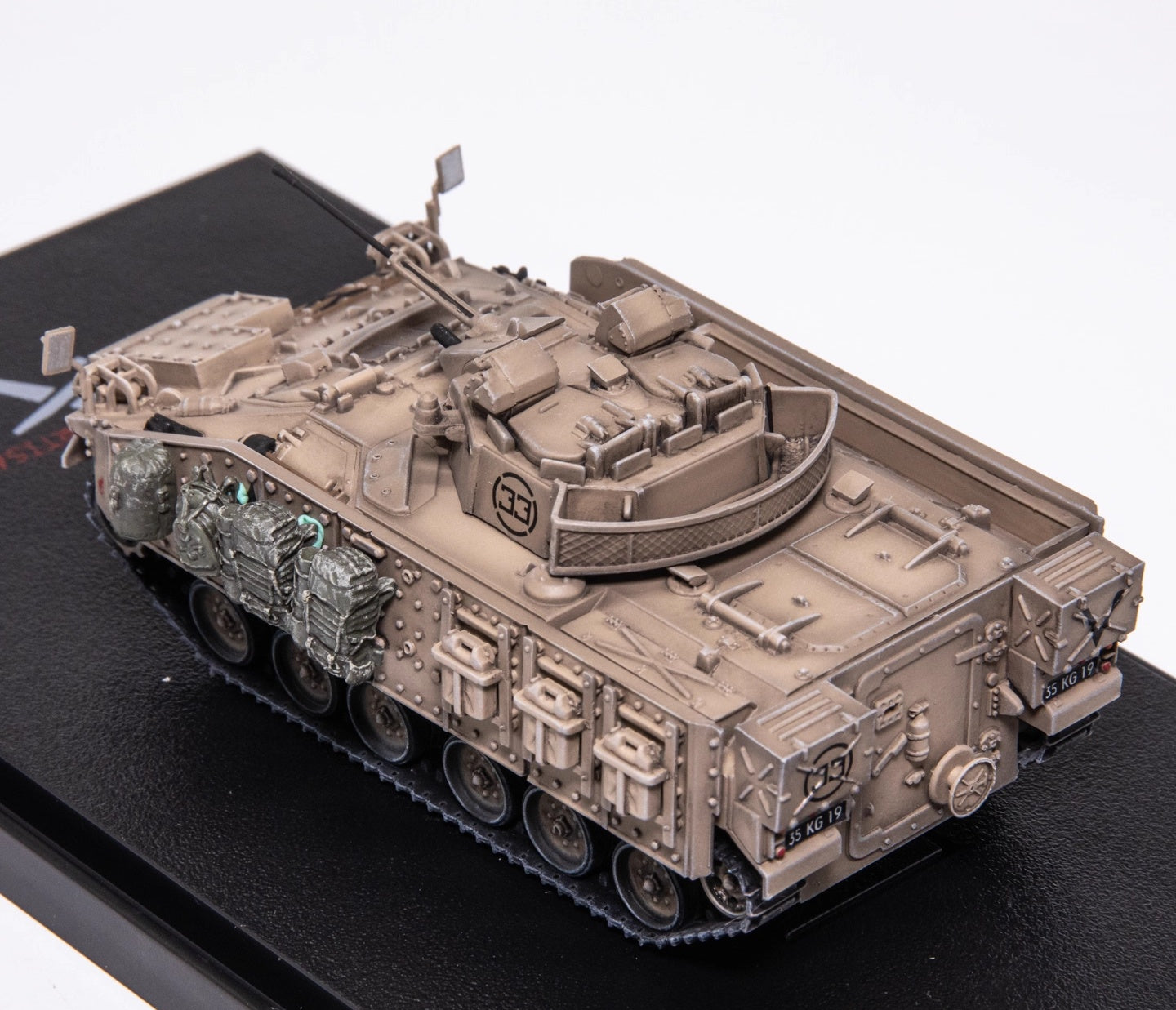 FV510 Warrior British Army IFV ARTISAN 1/72 finished model