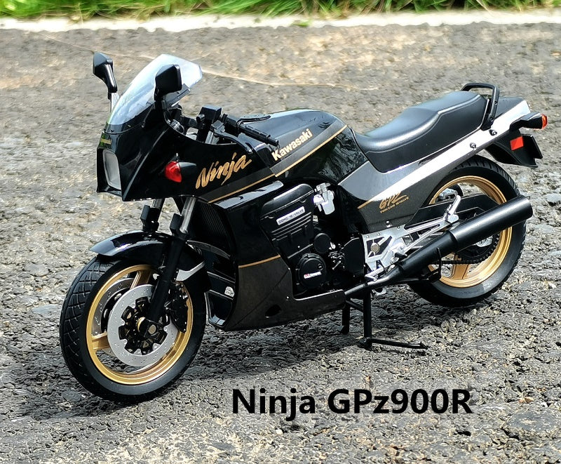 Kawasaki GPZ900R NINJA (black) AOSHIMA 1/12 109229